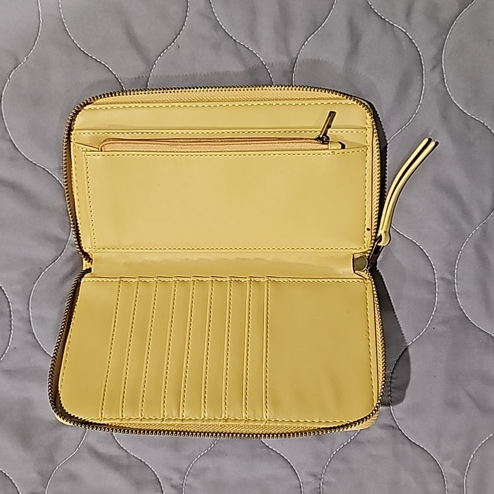 Universal Thread Wallet - Picture 2 of 2